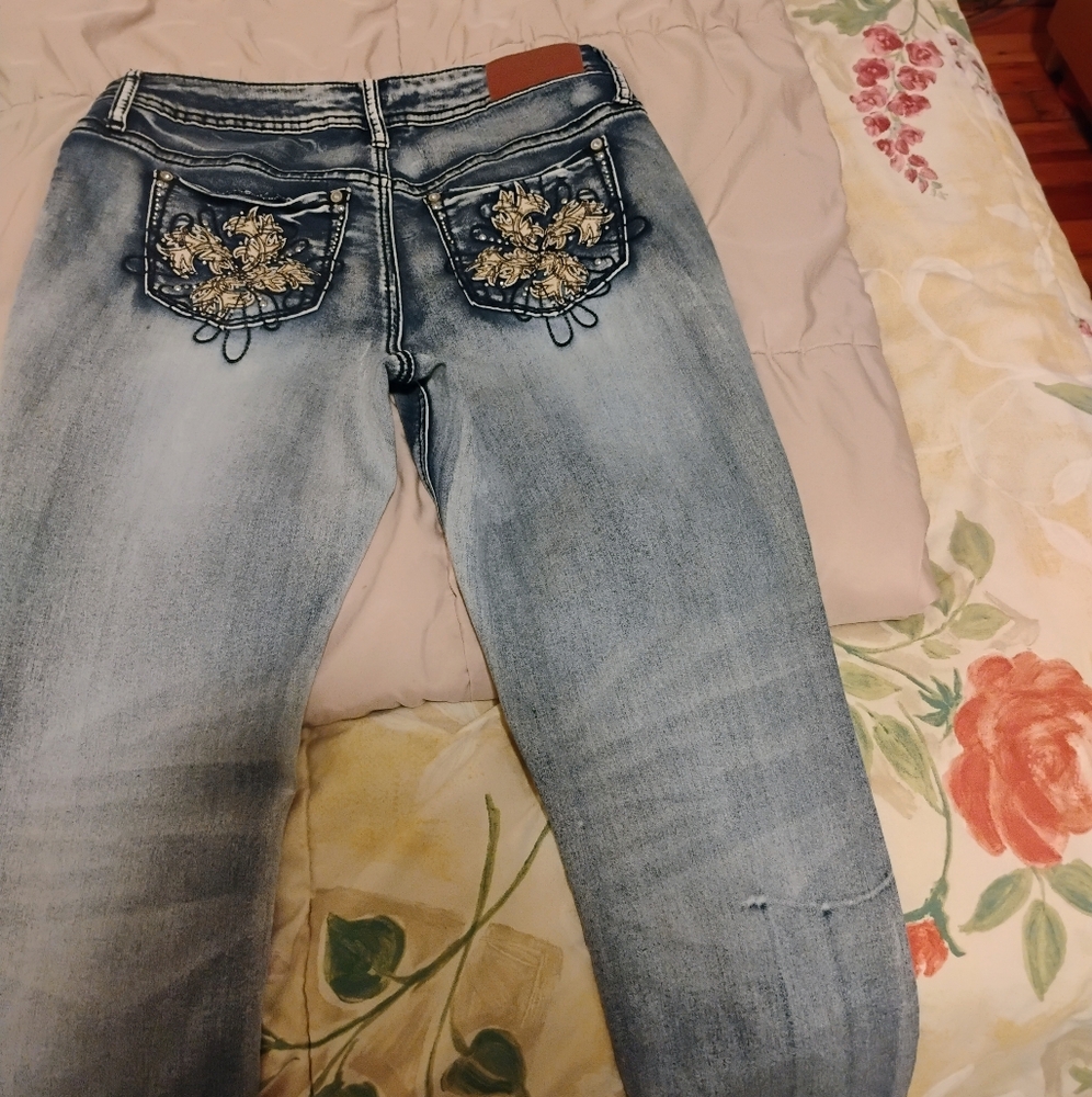 Hydraulic Distressed Stretch Women's Jeans